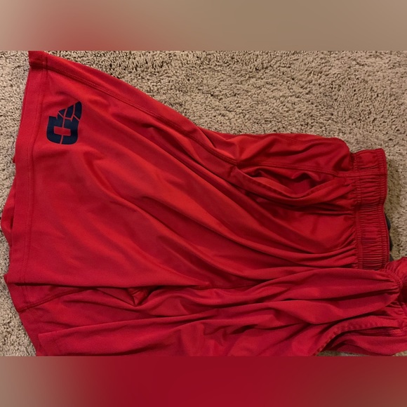 Moving to colorado looking to downsize my clothes I don’t wear anymore. - Picture 3 of 5